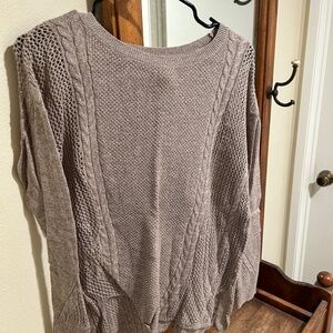 american eagle crewneck sweater small